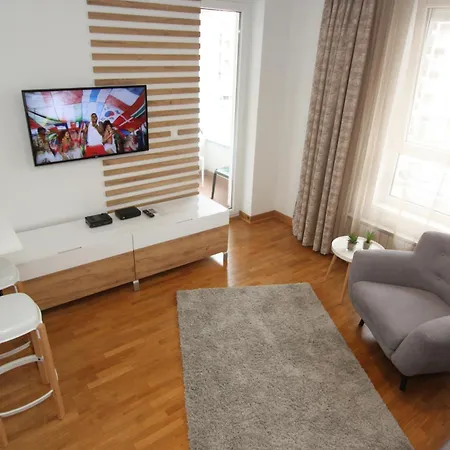 Kokpit - Stan Na Dan Novi Belvil, Parking 5 Evra Dan Apartment *